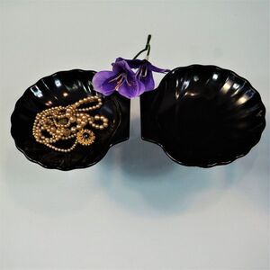 2 Shell Side Dishes Gessner Line 0332 Vintage Melamine Plastic Made In USA Dish